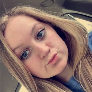 Meet your Posher, Olivia